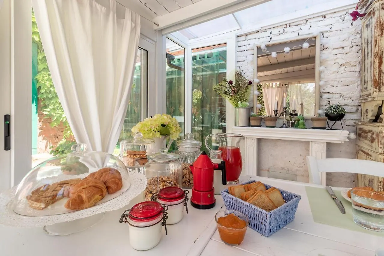 לינה וארוחת בוקר Baricella House Garden Loft