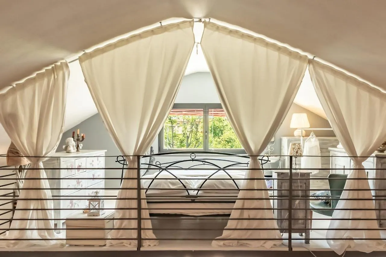 לינה וארוחת בוקר Baricella House Garden Loft