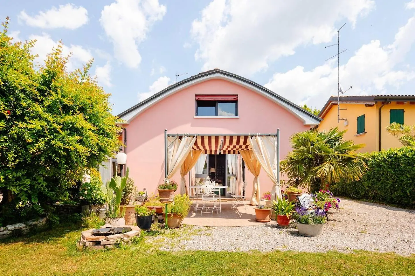 לינה וארוחת בוקר Baricella House Garden Loft איטליה