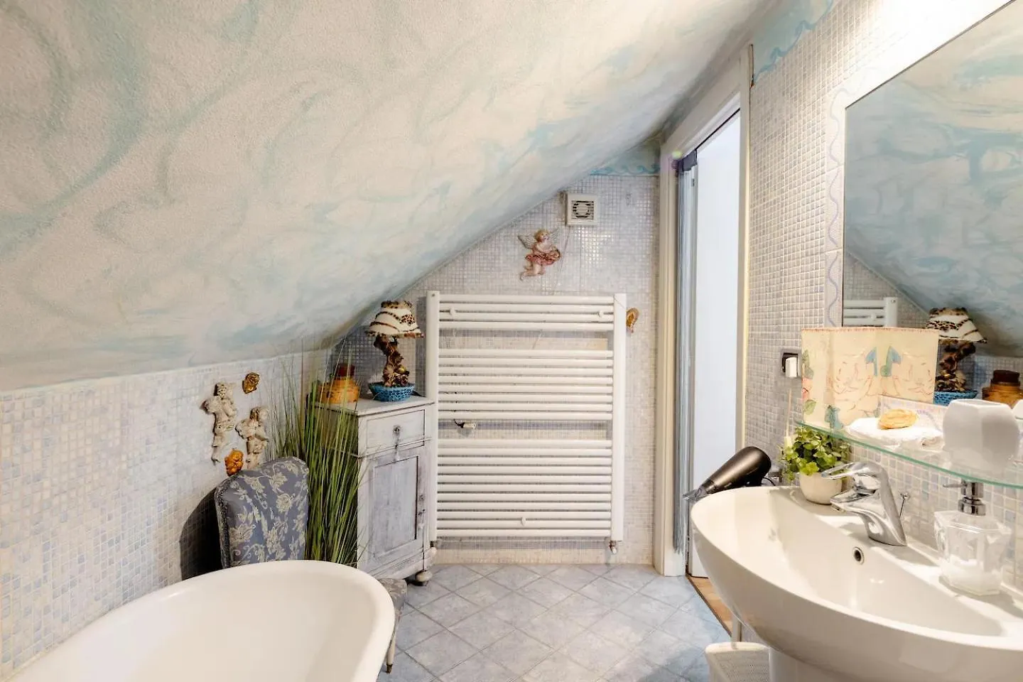 לינה וארוחת בוקר Baricella House Garden Loft 0*,