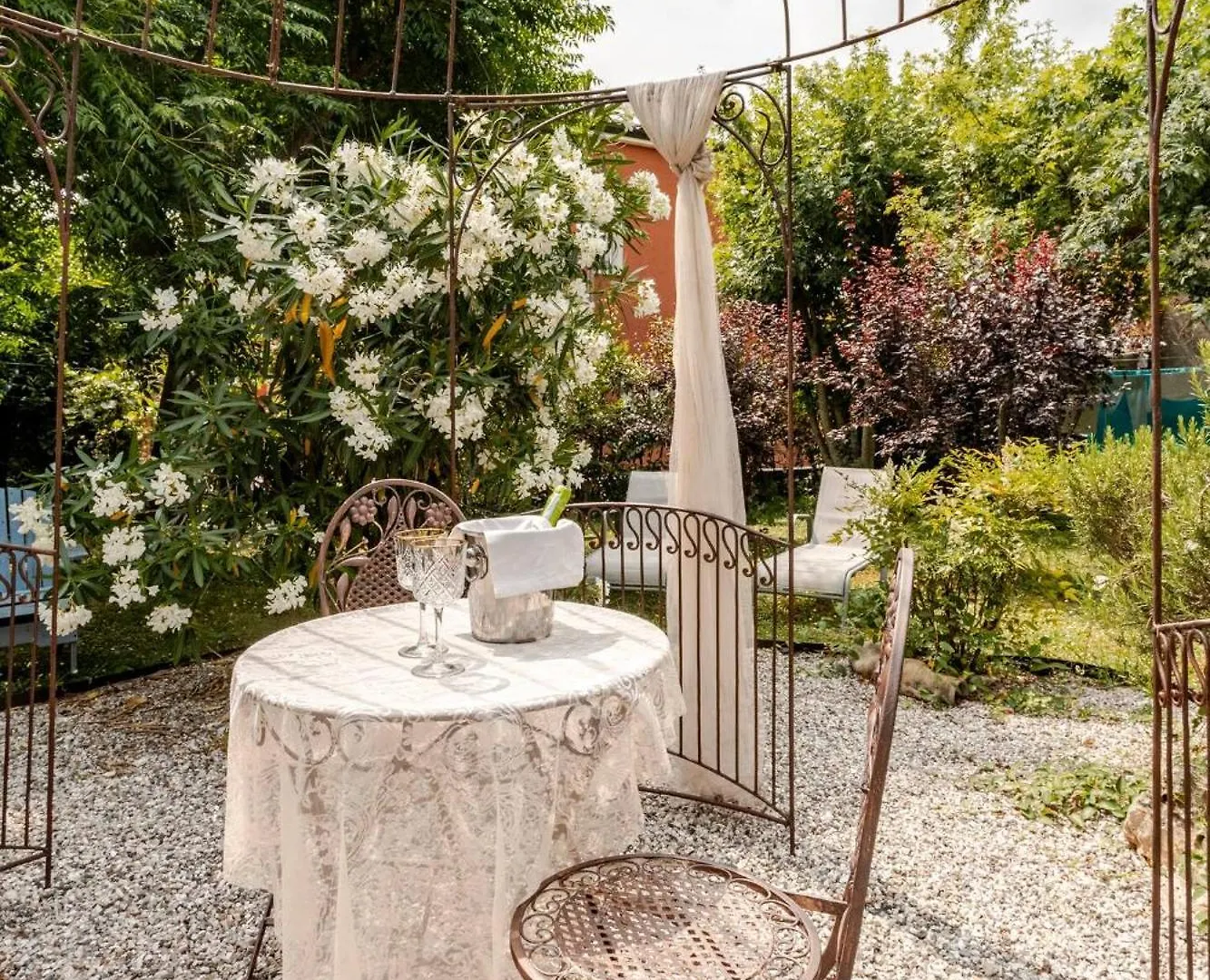 לינה וארוחת בוקר Baricella House Garden Loft